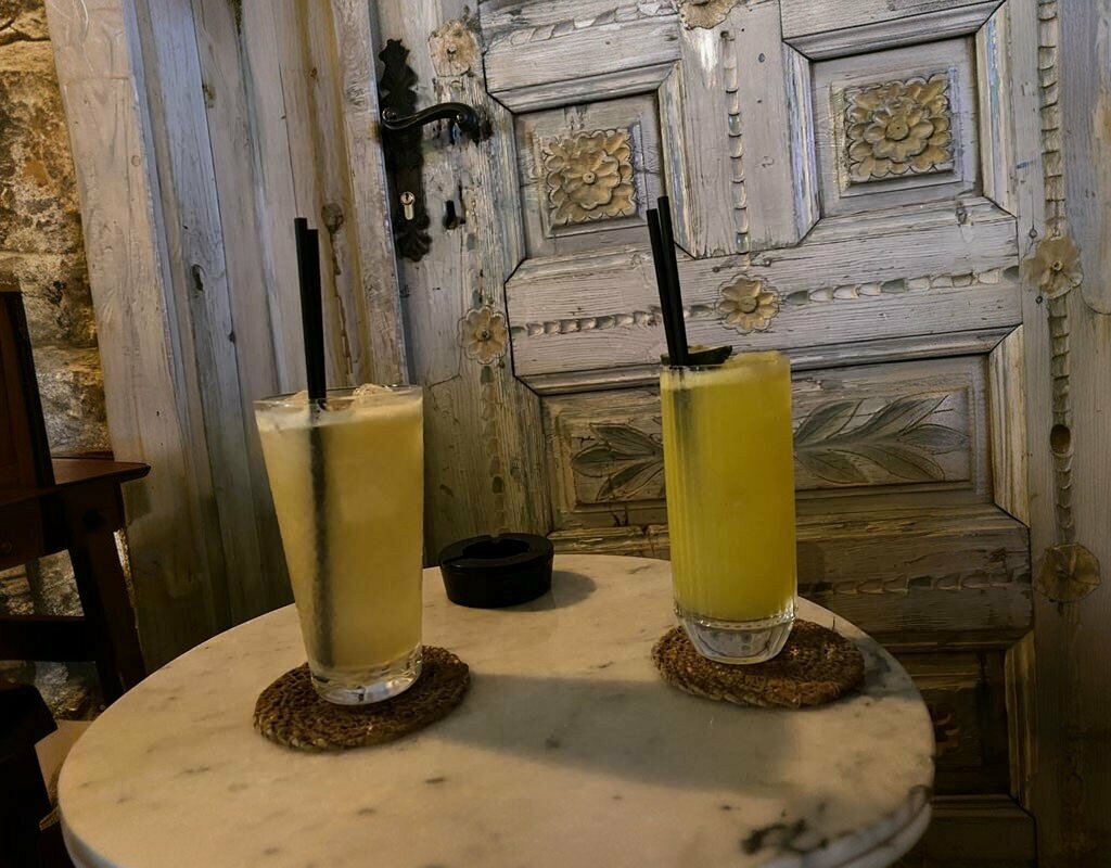 Bar, pub Zoho Cocktail Bar, Cesme, photo