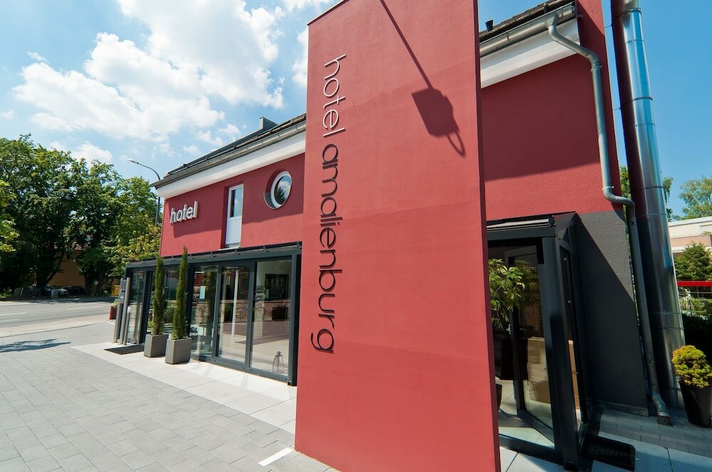 Фото Amalienburg Boutique & Boarding Hotel