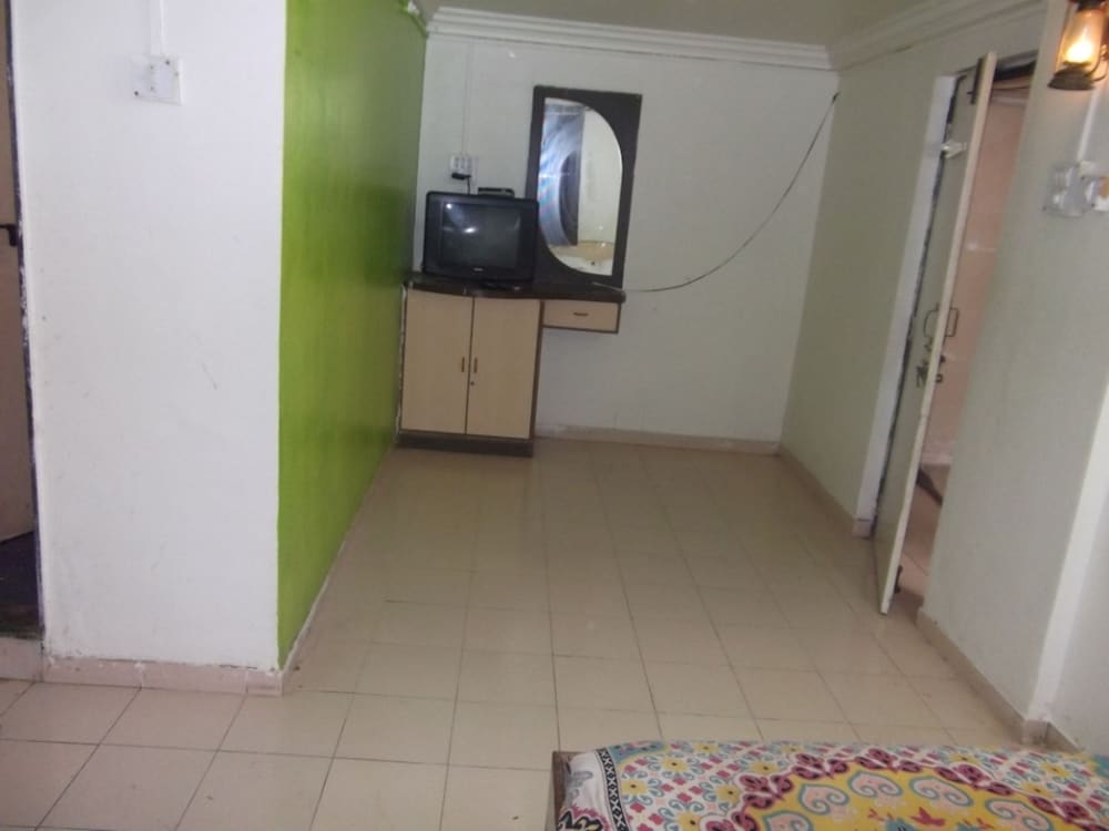 Фото Samruddhi and Shree Inn Lodge