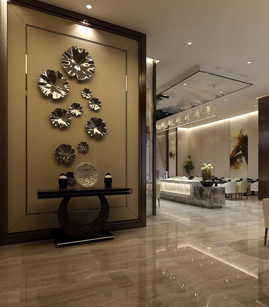 Фото Luoyang Yihe Hotel