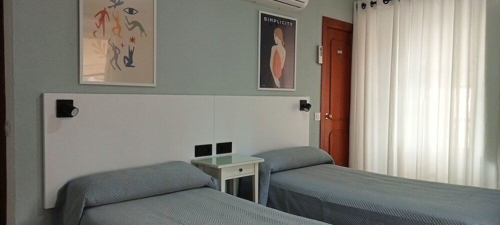 Фото Hostal Bahia