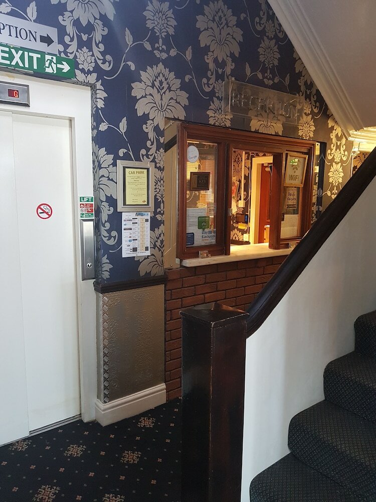 Фото The Blenheim Mount Hotel