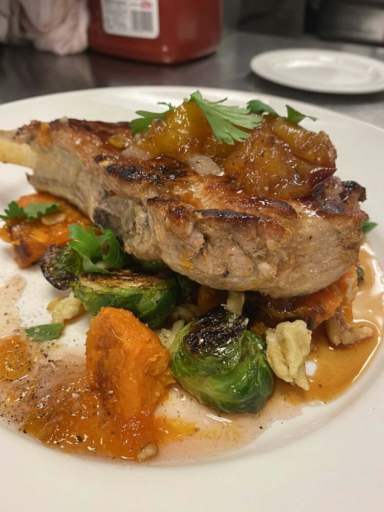 Фото The White House Inn