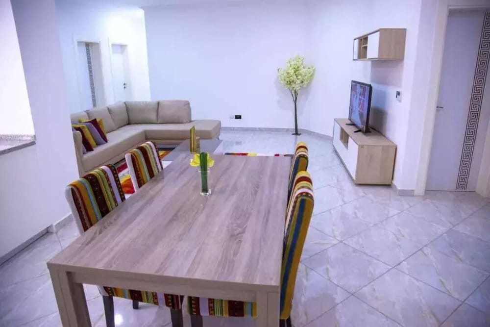 Фото James Persia Piece