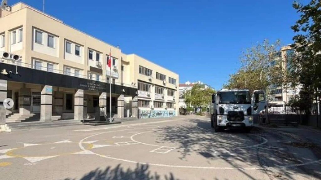 Primary school Ismail Rahmi Karadavut Elementary School, Izmir, photo