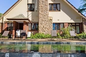 Внешний вид отеля Eagle Wind Manor в Хиллкресте, фото 1