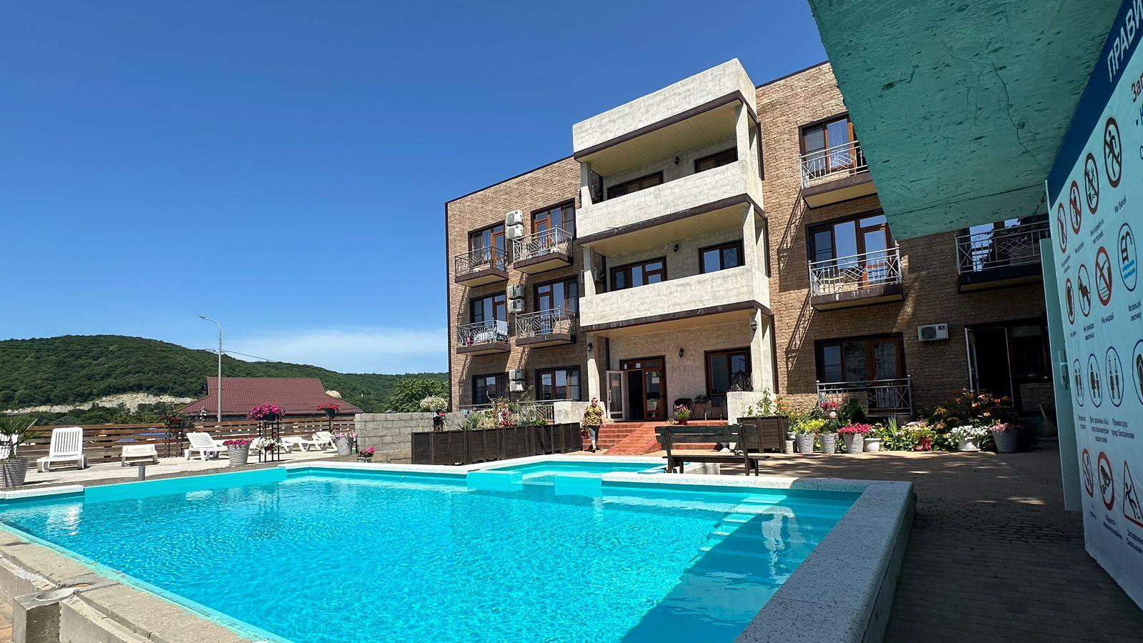 Фото отеля 1