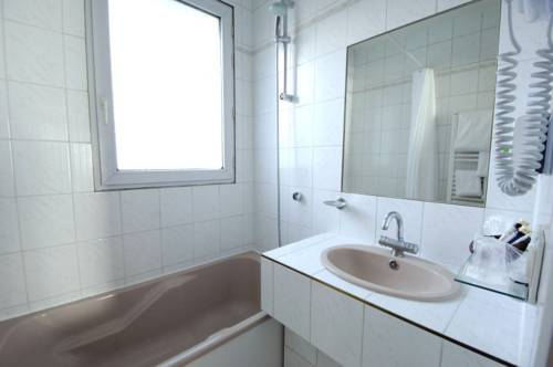 Фото Hôtel Porte Mars Reims Gare Centre