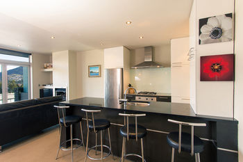 Фото Villa Two at Vailmont Queenstown