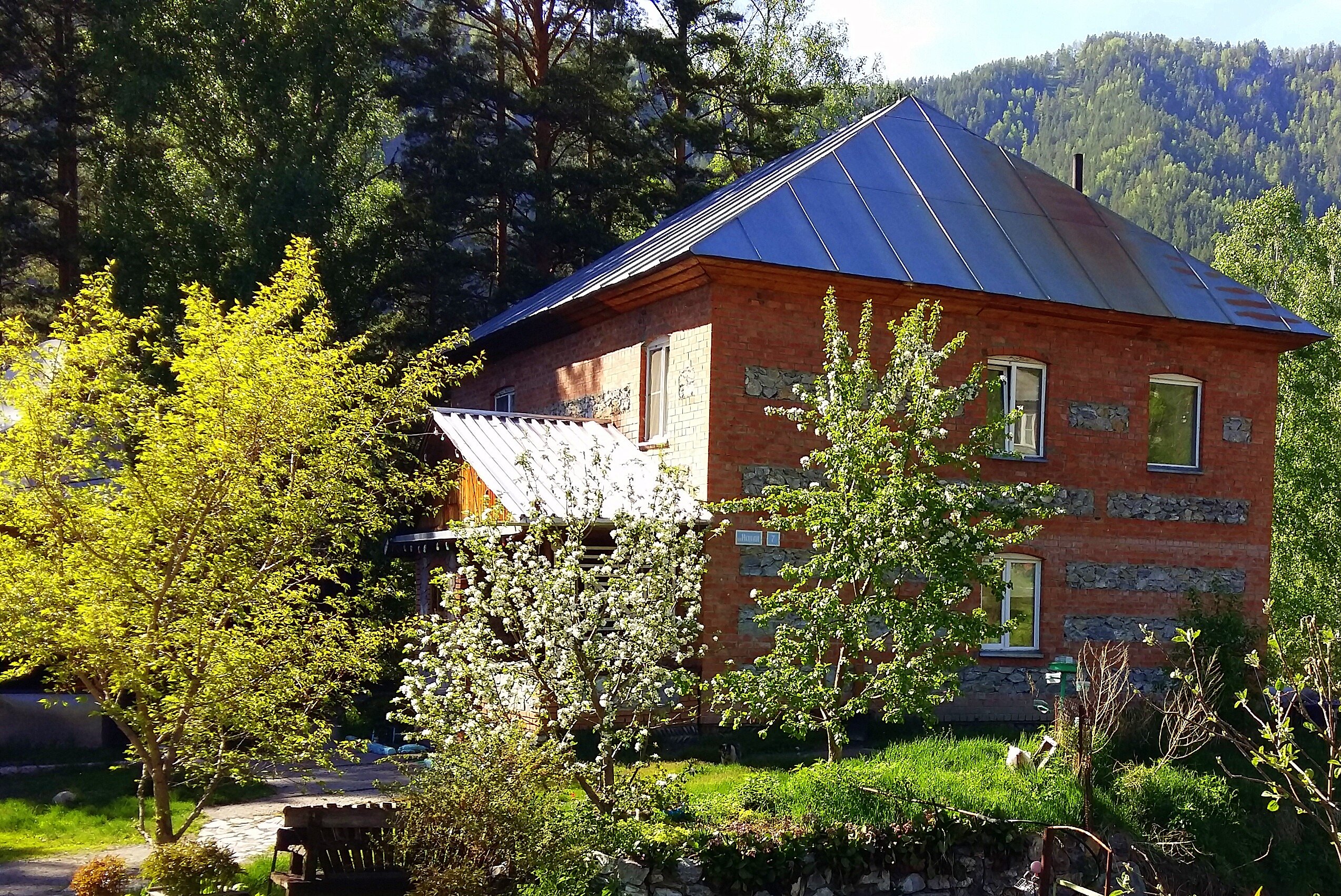 Фото отеля 2