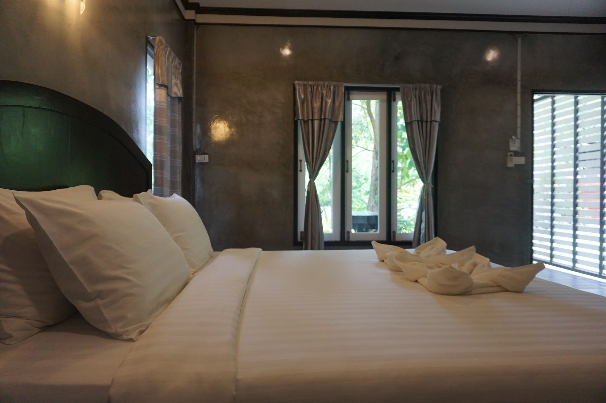 Фото V Valley Resort