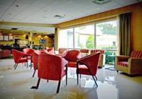 Фото Clarion Inn Elmhurst - Oak Brook near I-88, I-290, I-294