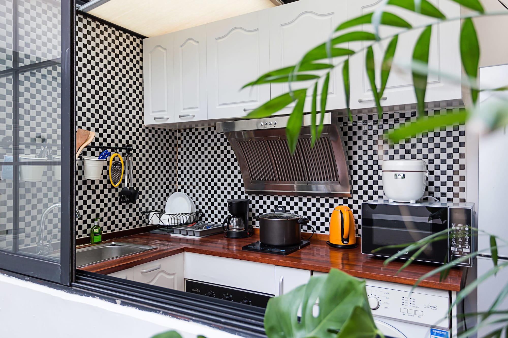 Фото Shanghai Wonderoom Lane house Yongjia Rd