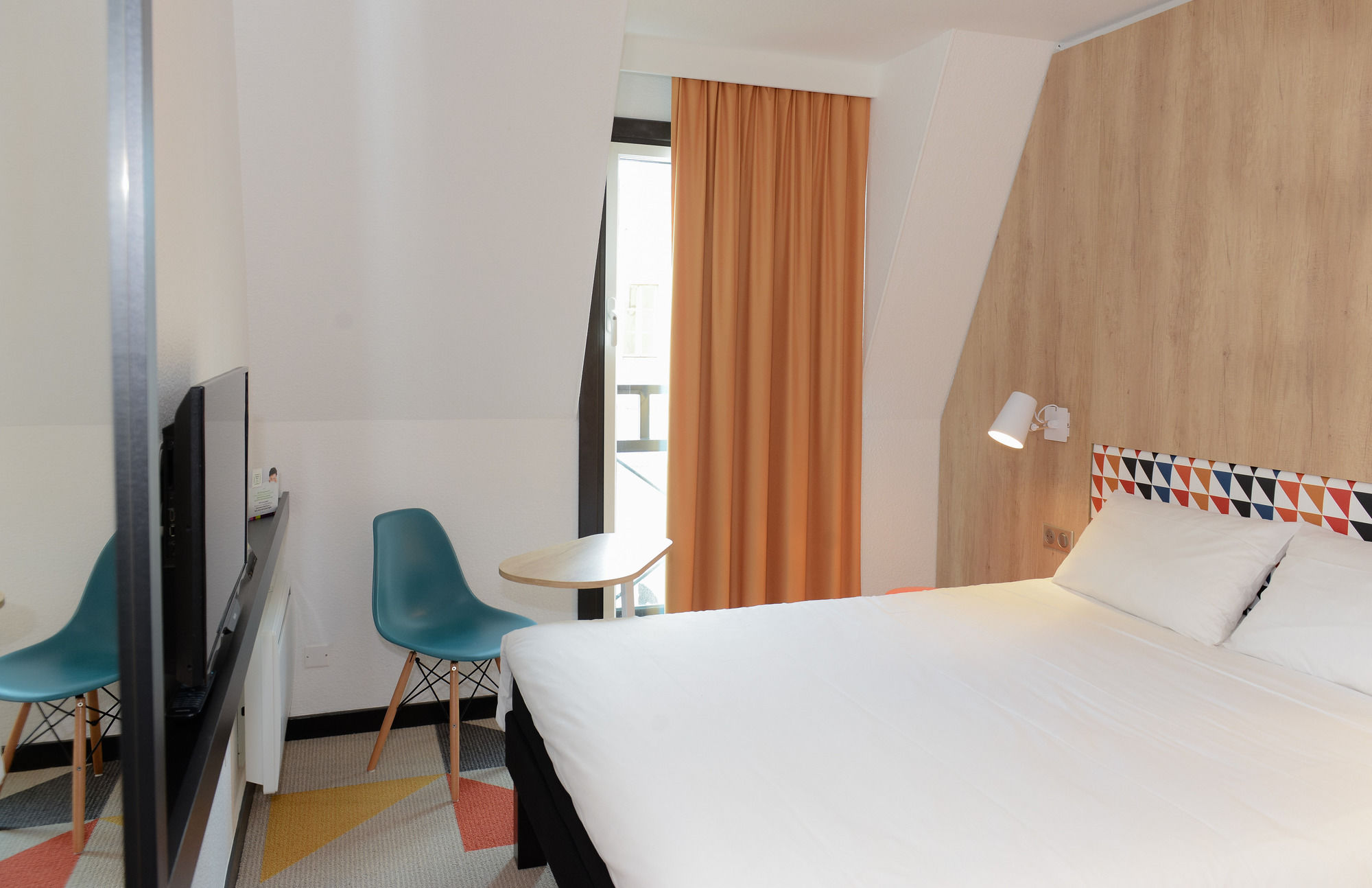 Фото ibis Styles Caen Centre Historique