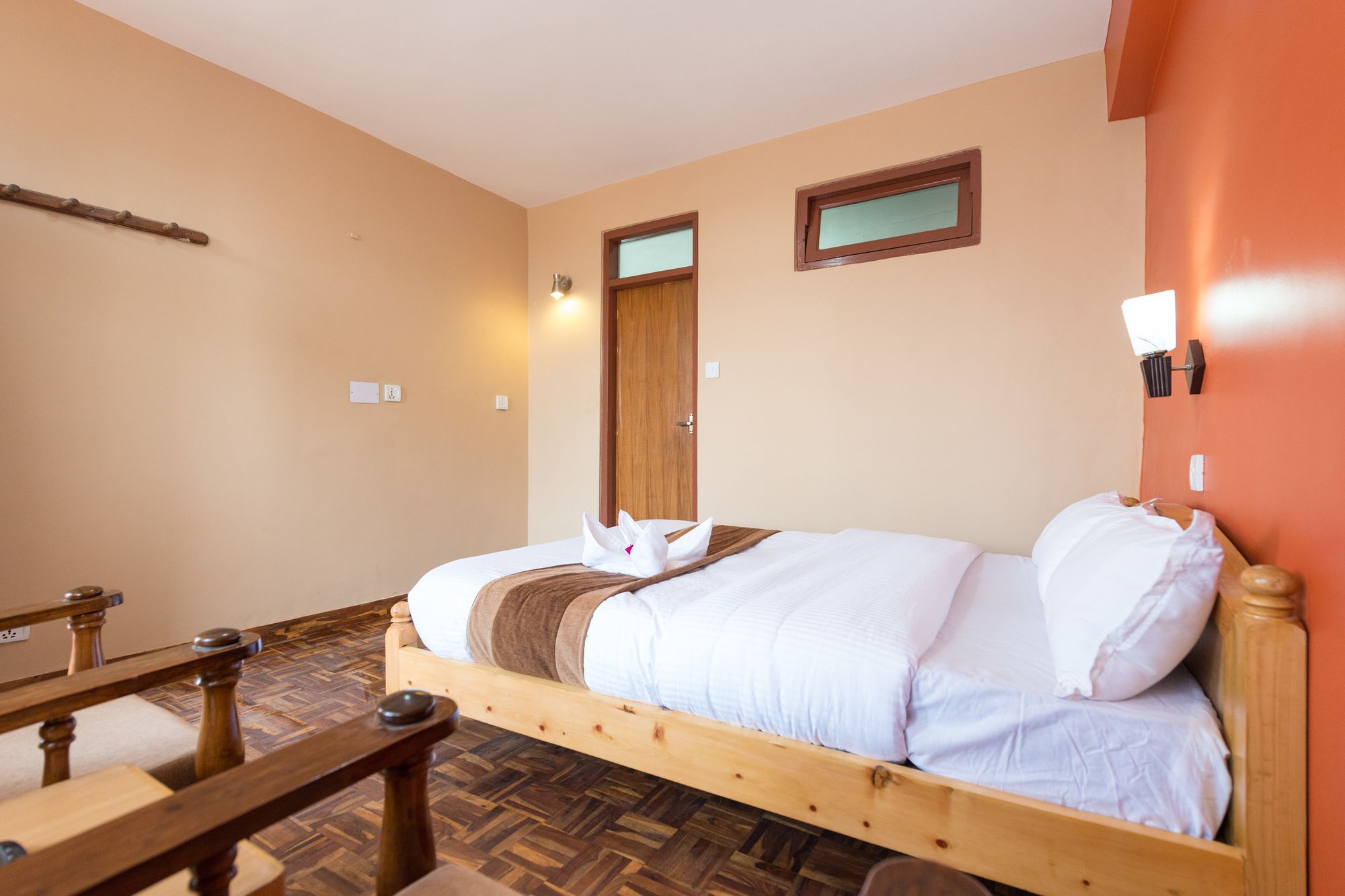 Фото Hotel Khangsar