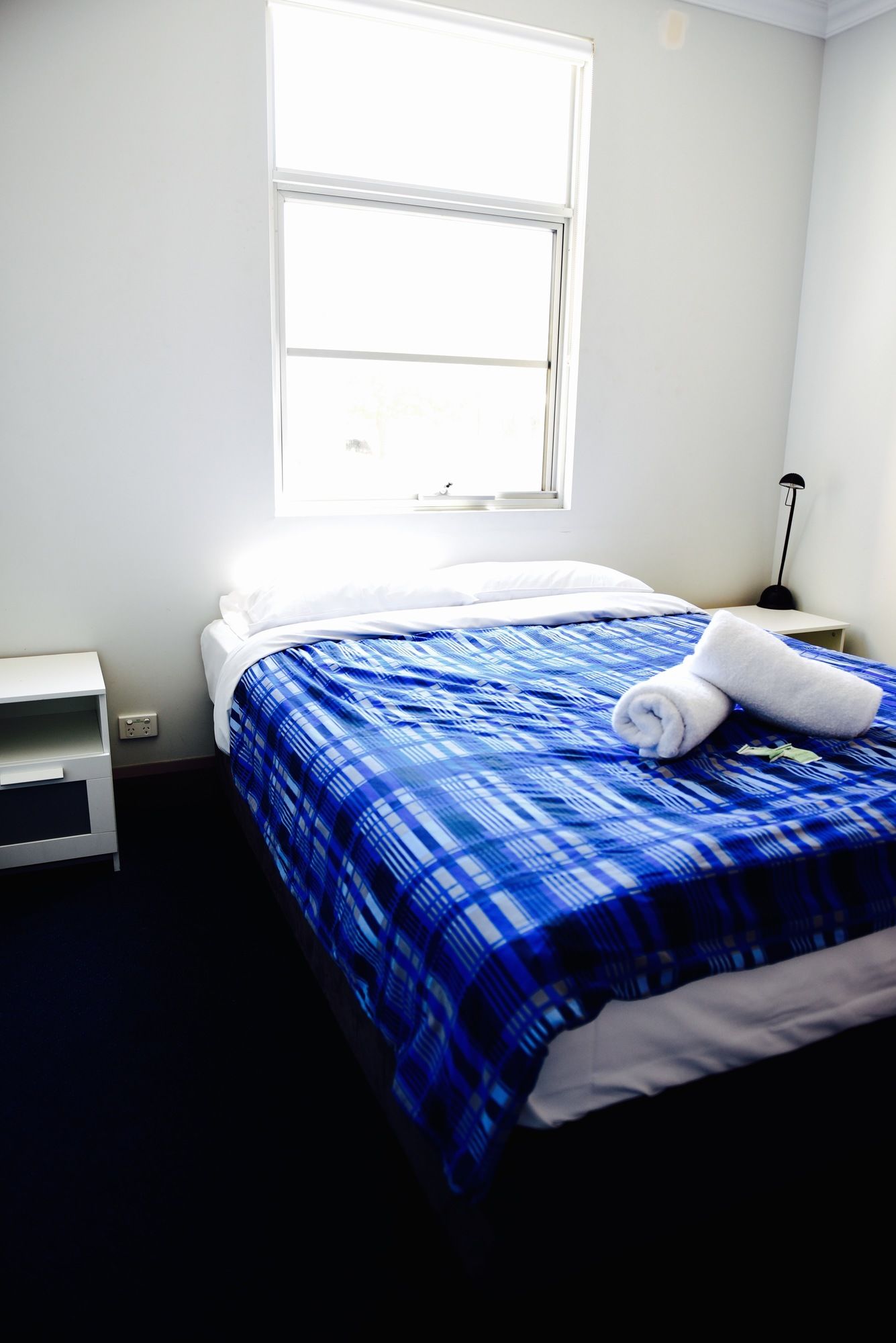 Фото The Emperors Crown Hostel