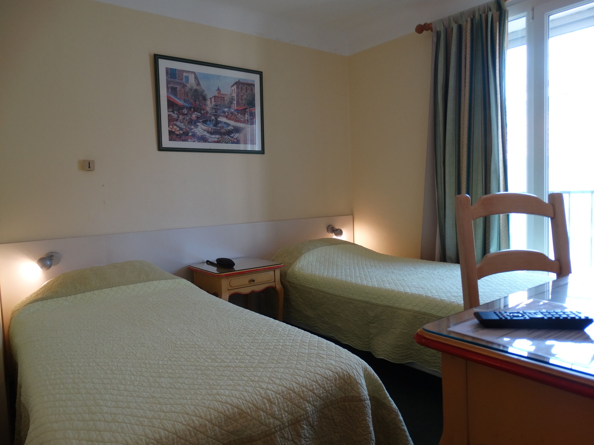 Фото Hôtel de France