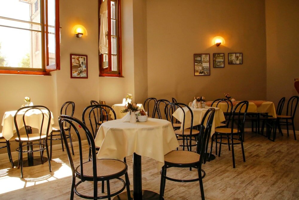 Фото Hotel Mom Assisi