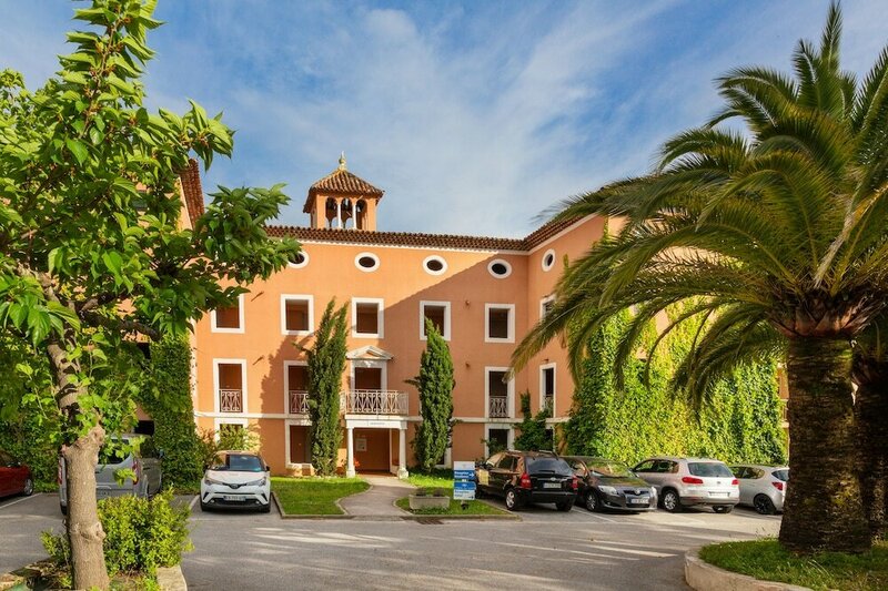 Гостиница Sowell Family Port Grimaud в Гриме