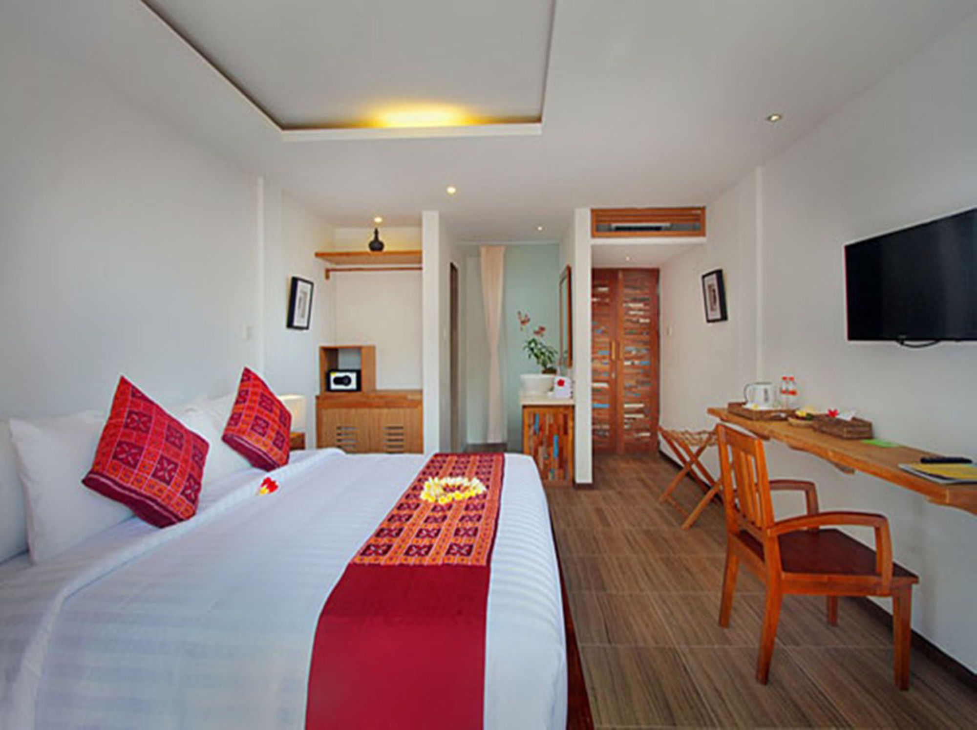 Фото Alam Sembuwuk Resort