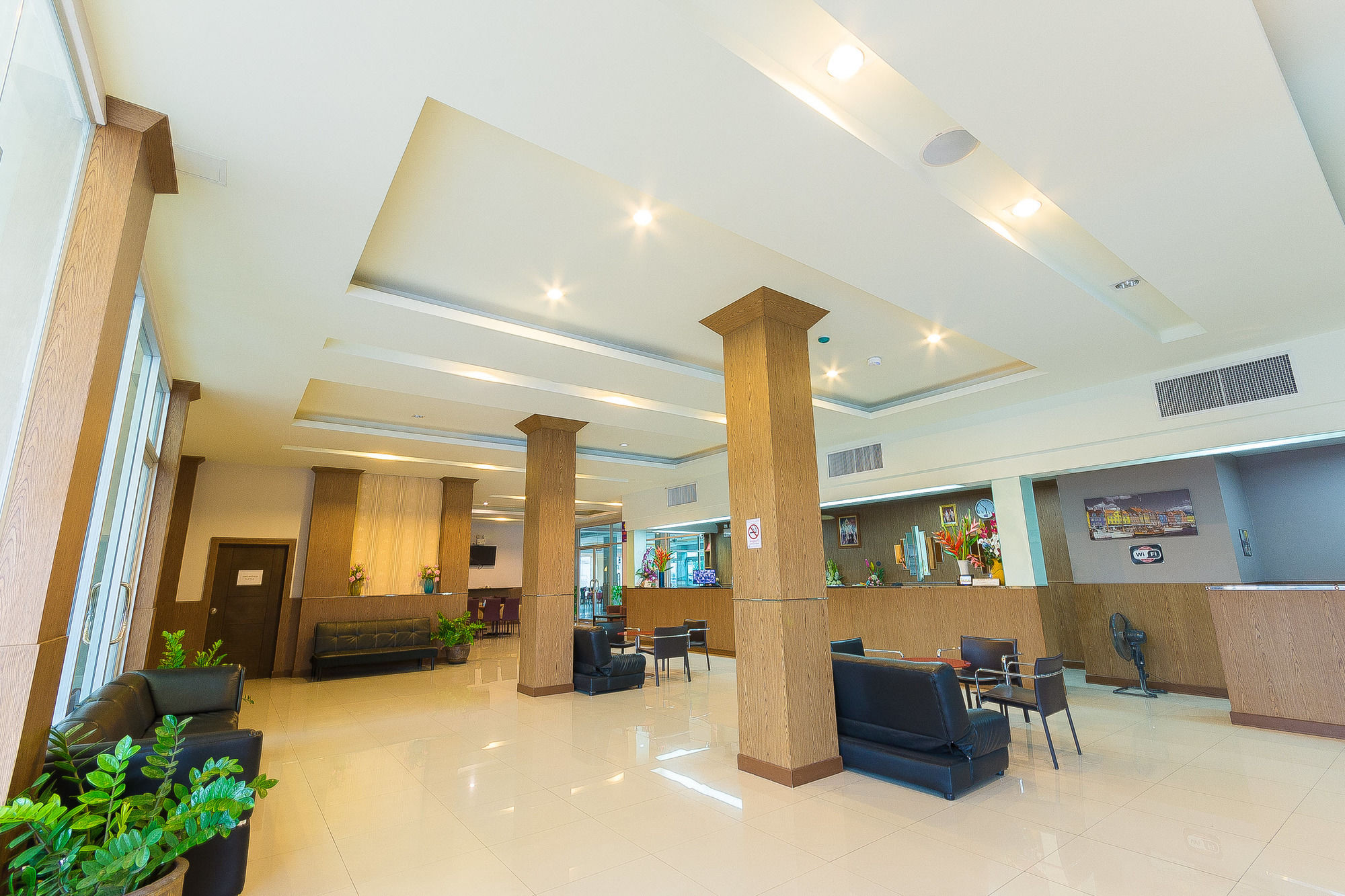 Фото Sinkiat Buri Hotel