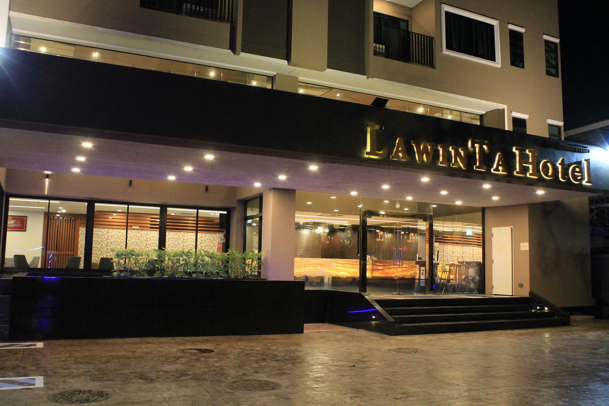 Фото LawinTa Hotel 