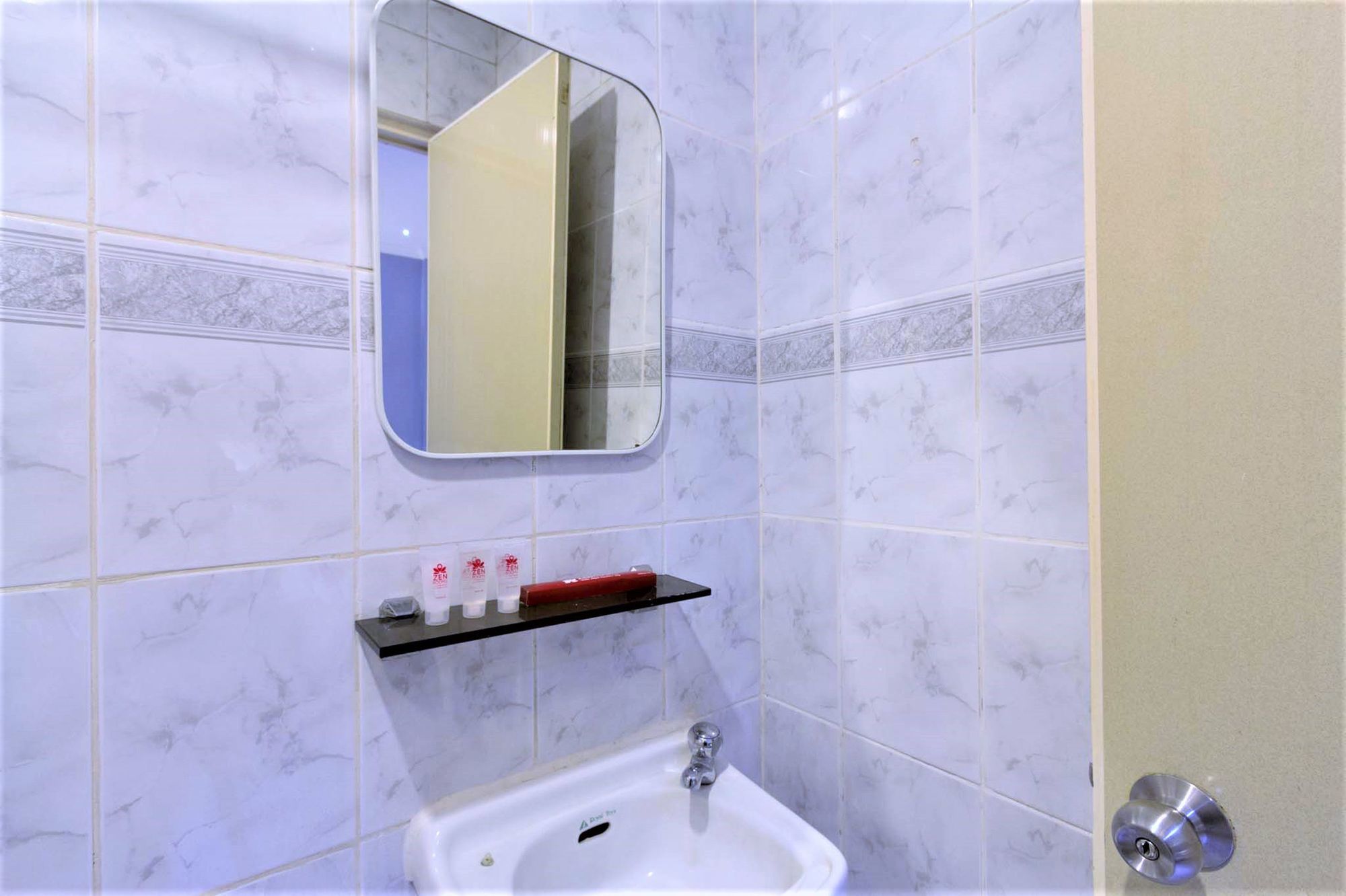 Фото Zen Rooms Zapatera