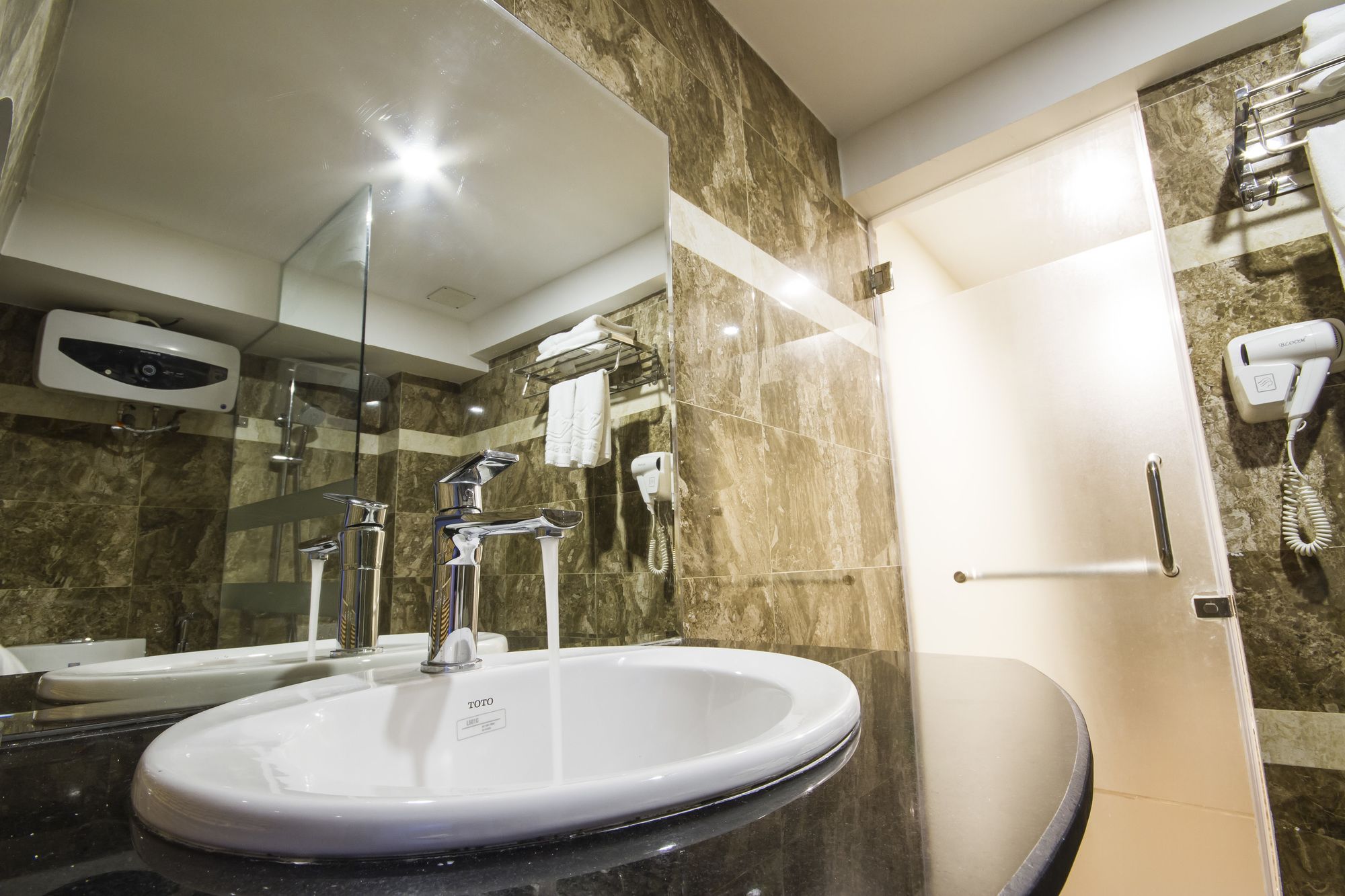 Фото Happy Sky Hotel