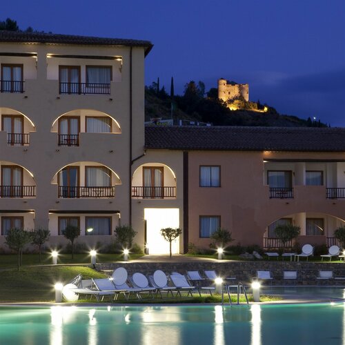 Внешний вид отеля Borgo di Fiuzzi Resort & SPA в Прайя-а-Маре, фото 1
