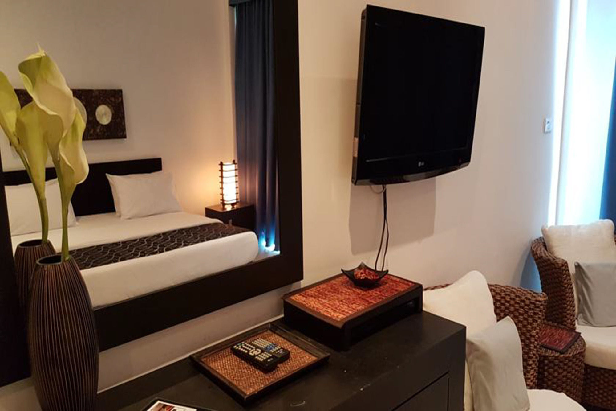 Фото East Suites