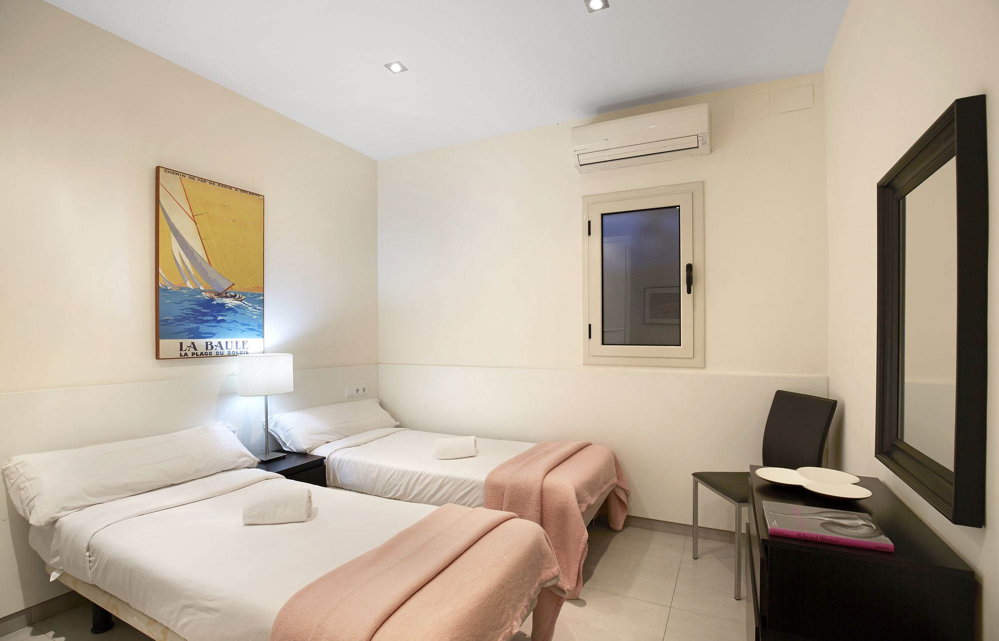 Фото AinB Diagonal Francesc Macia Apartments