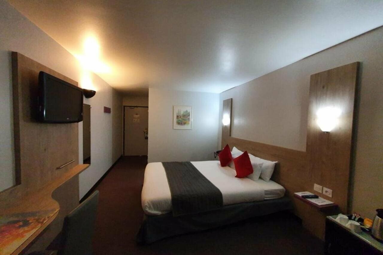 Фото Hotel Kyriad Saint Fargeau Ponthierry Apollonia