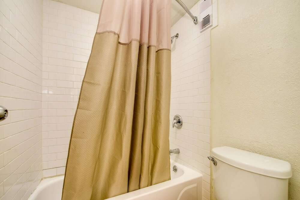 Фото Rodeway Inn Baltimore - Inner Harbor South