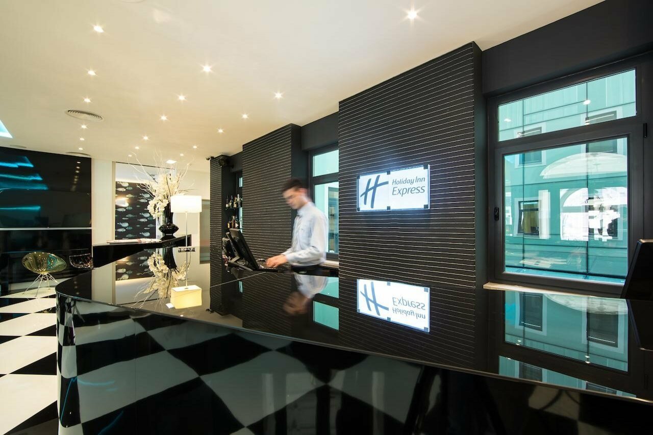 Фото Holiday Inn Express Lisboa Av. Liberdade