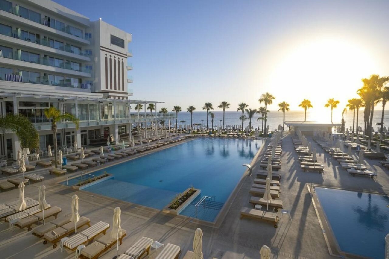 Фото отеля 1