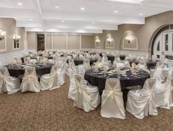 Фото Ramada by Wyndham Fresno North