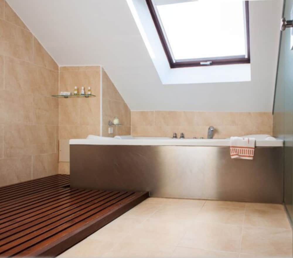 Фото Hotel Infanta Isabel