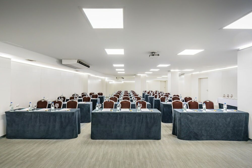 Фото Occidental Santa Cruz Contemporáneo