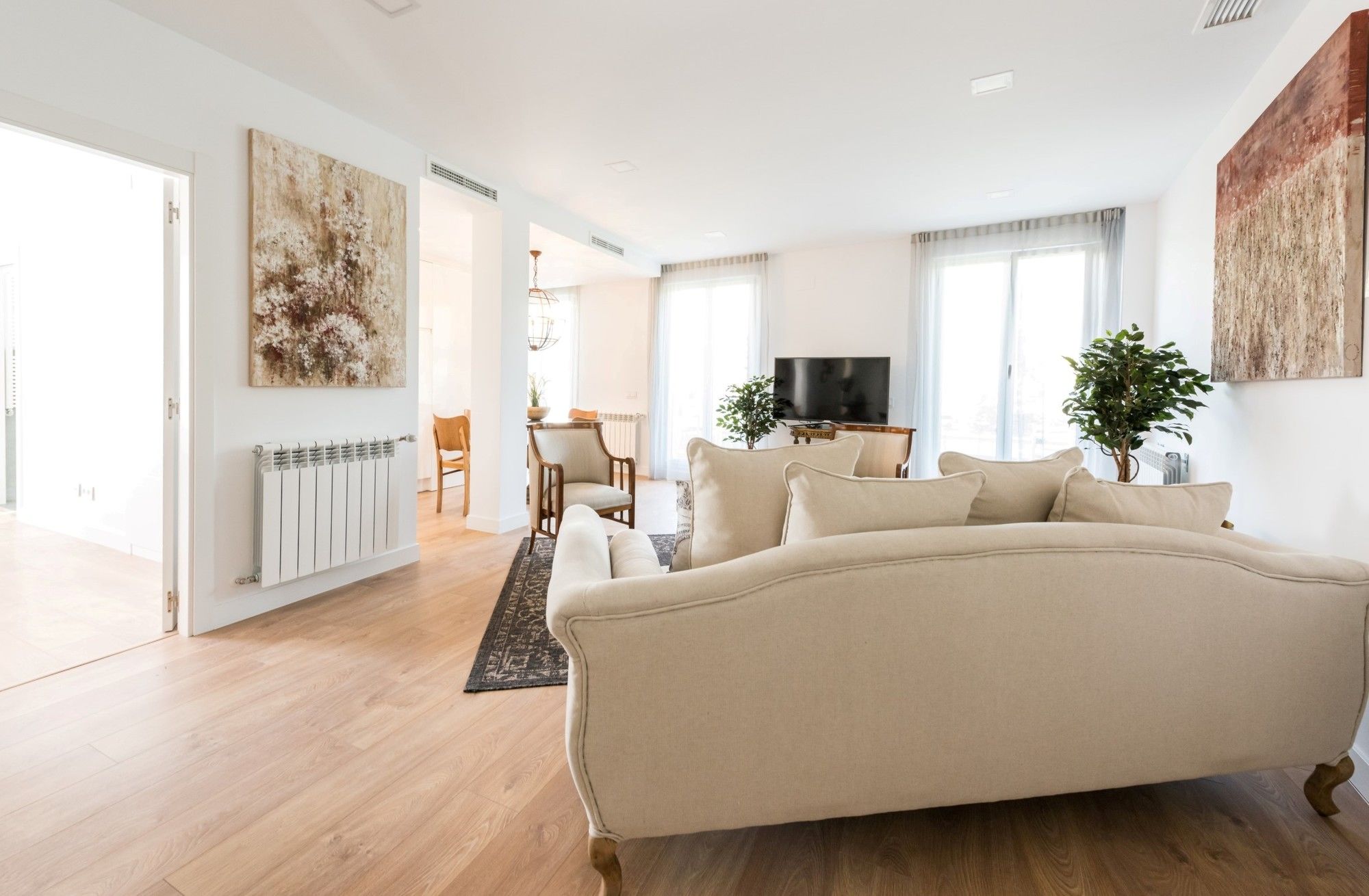 Фото Plaza de España Skyline