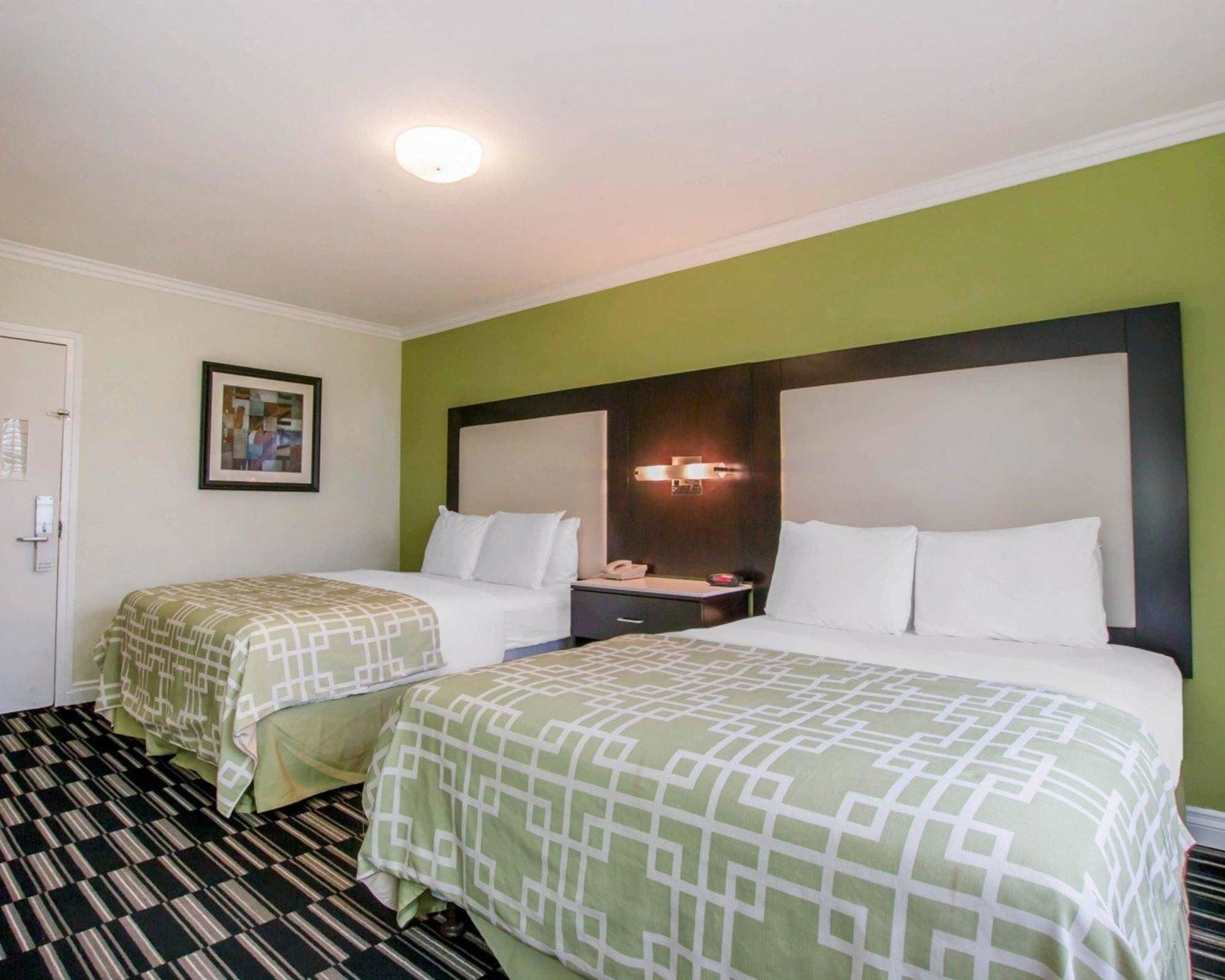 Фото SureStay Hotel by Best Western Beverly Hills West La