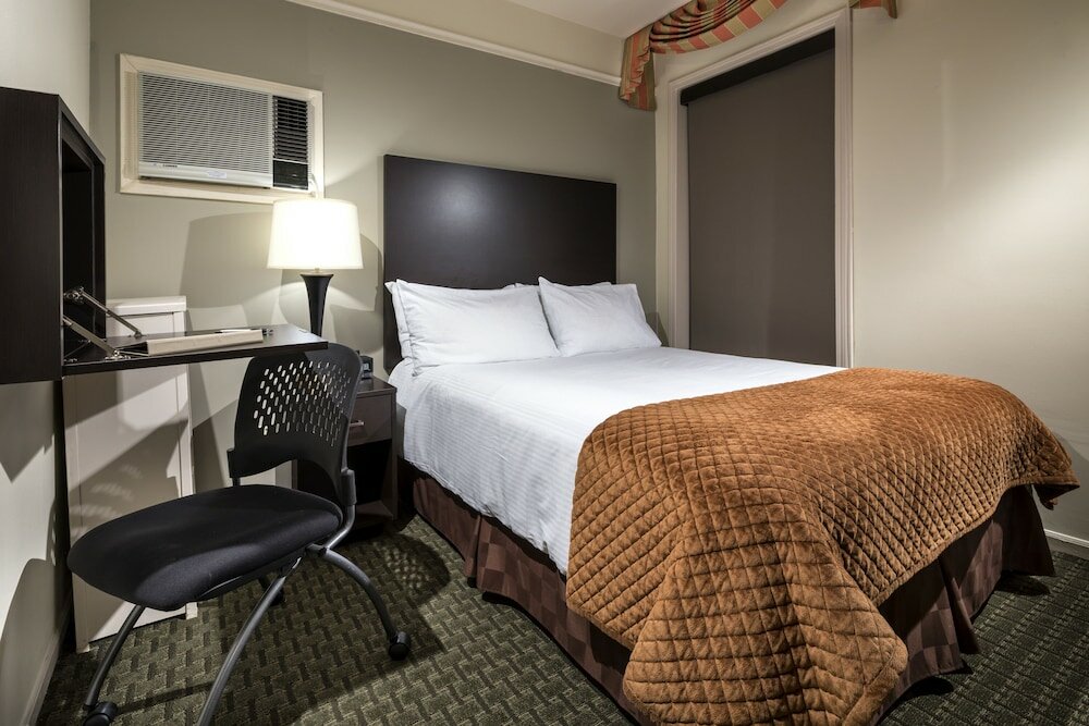 Фото The Willows Hotel