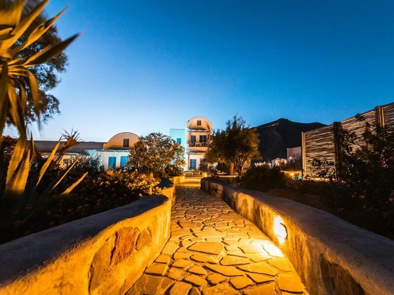 Фото Black Rose Suites