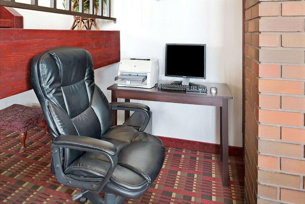 Фото Ramada by Wyndham Spokane Valley