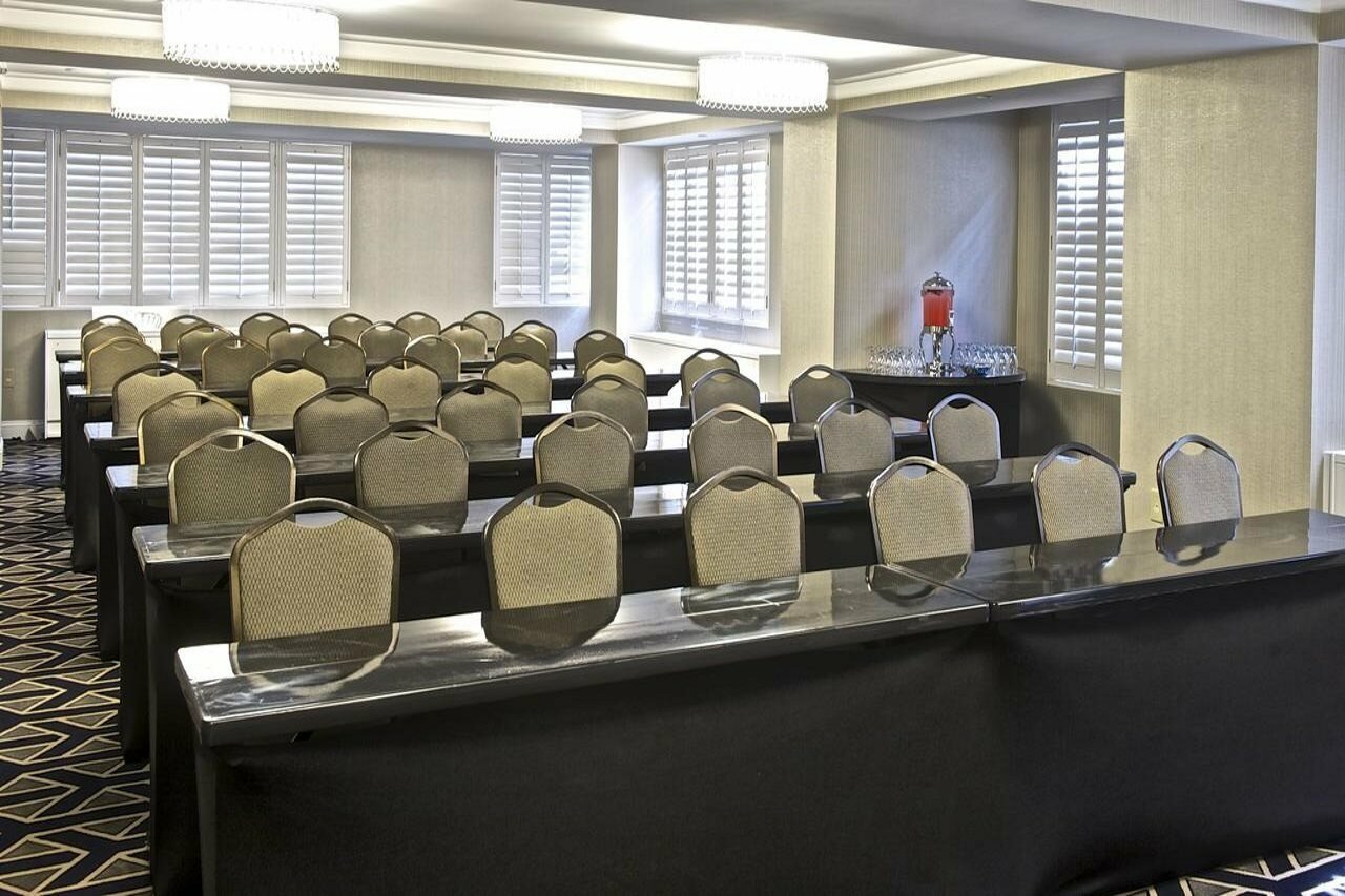 Фото Melrose Georgetown Hotel