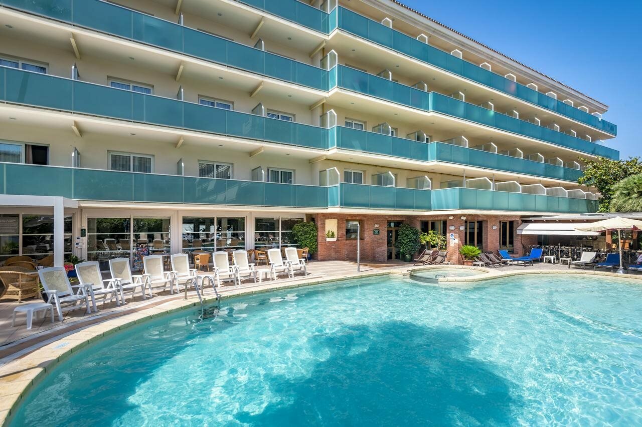 Фото отеля 1