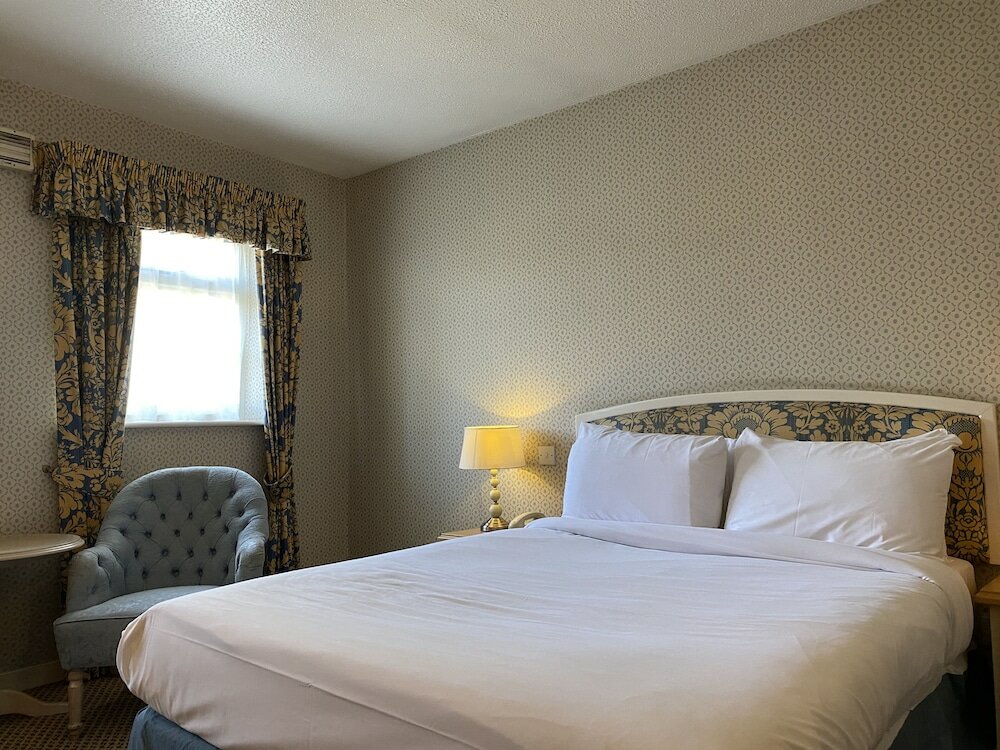 Фото Brook Marston Farm Hotel