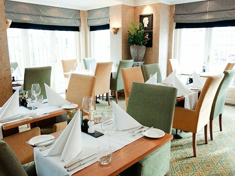 Фото Carlton Ambassador Hotel