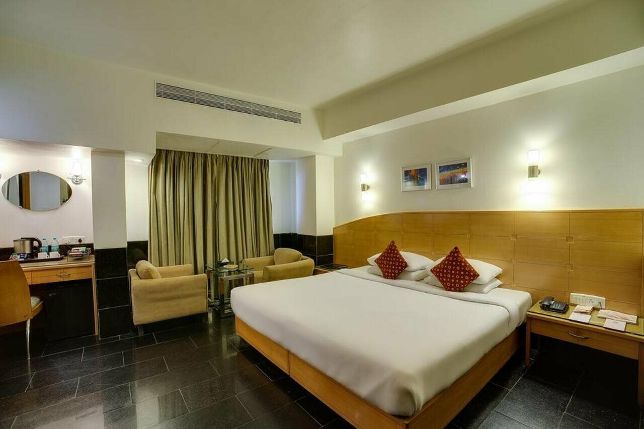 Фото Ramee Guestline Hotel Khar