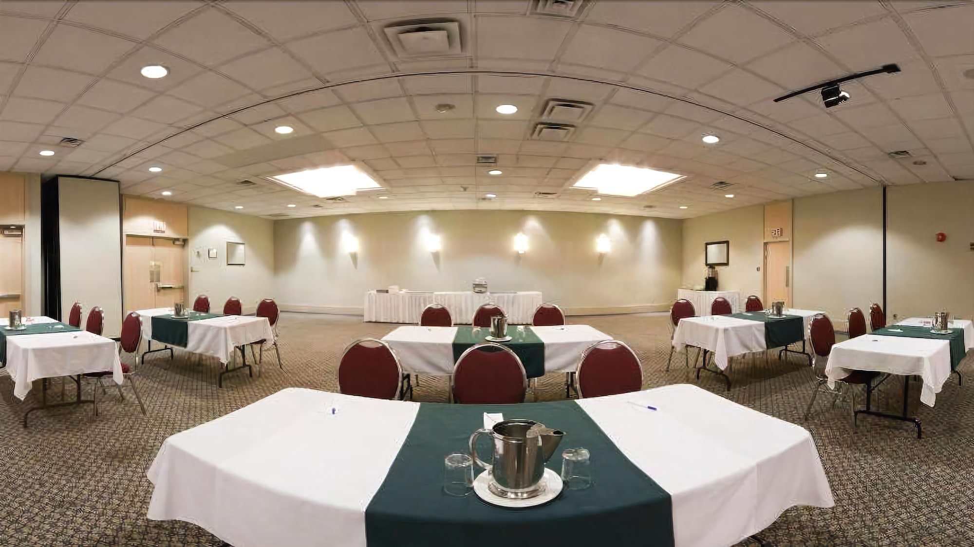 Фото Ramada by Wyndham Trenton