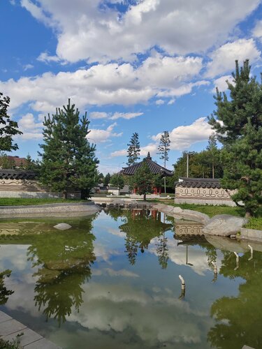 Сізді шұжықпен сиқырлаған қыздың суреті